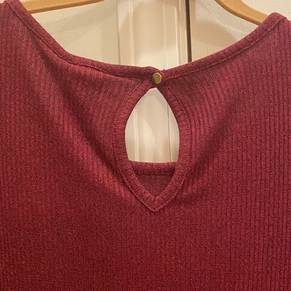 NWT Premise Brick Red Tunic Shirt With Lace Detail Sleeves Size Large - Picture 9 of 10